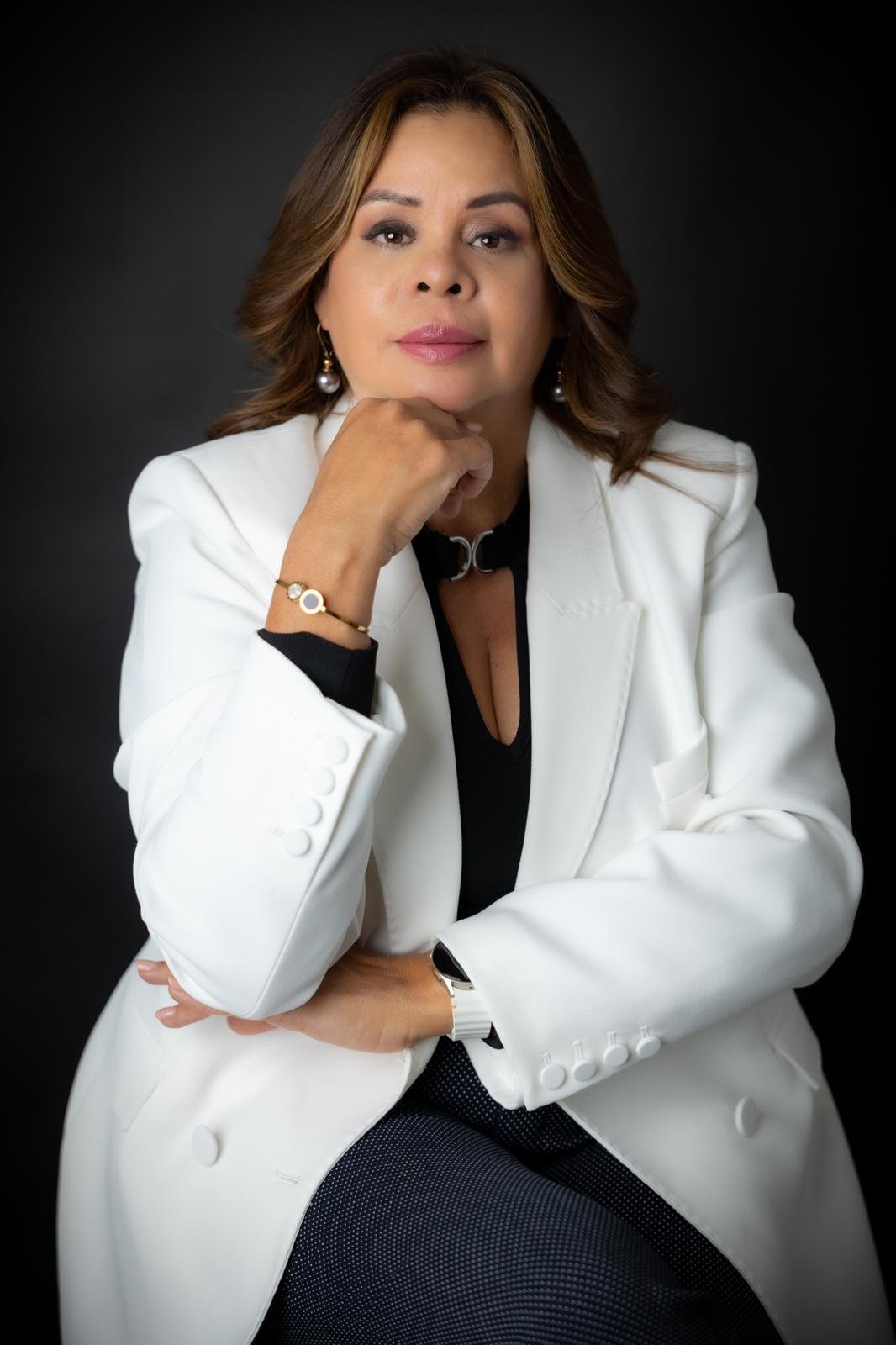 A Alquimia da Superação e do Mercado Premium: Mairim Sanguino e o Novo Horizonte da Liderança Estratégica Feminina
